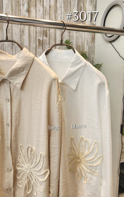 Blusa Lino Bordada Flor 3D