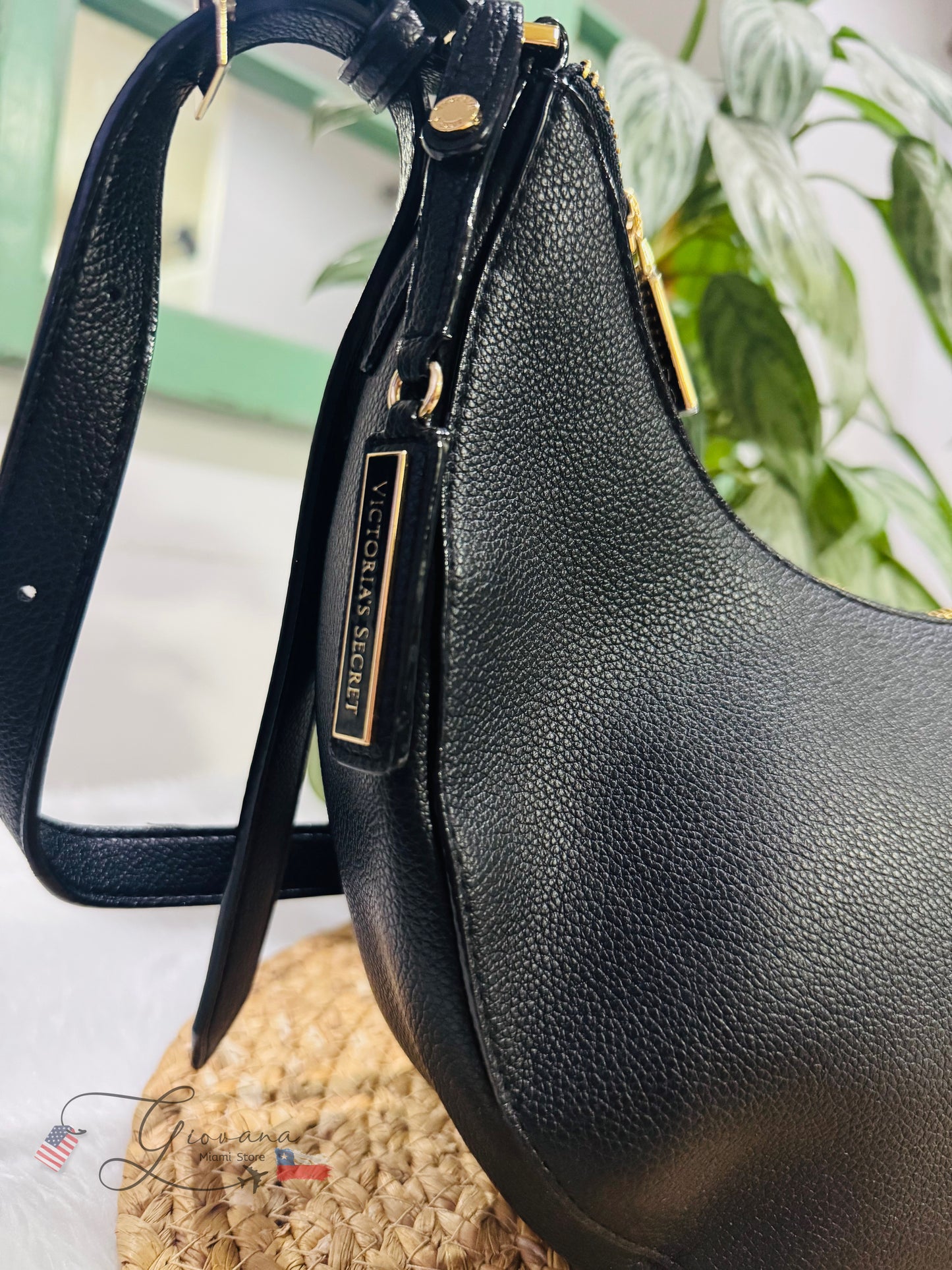 Cartera Media Luna Victoria’s Secret