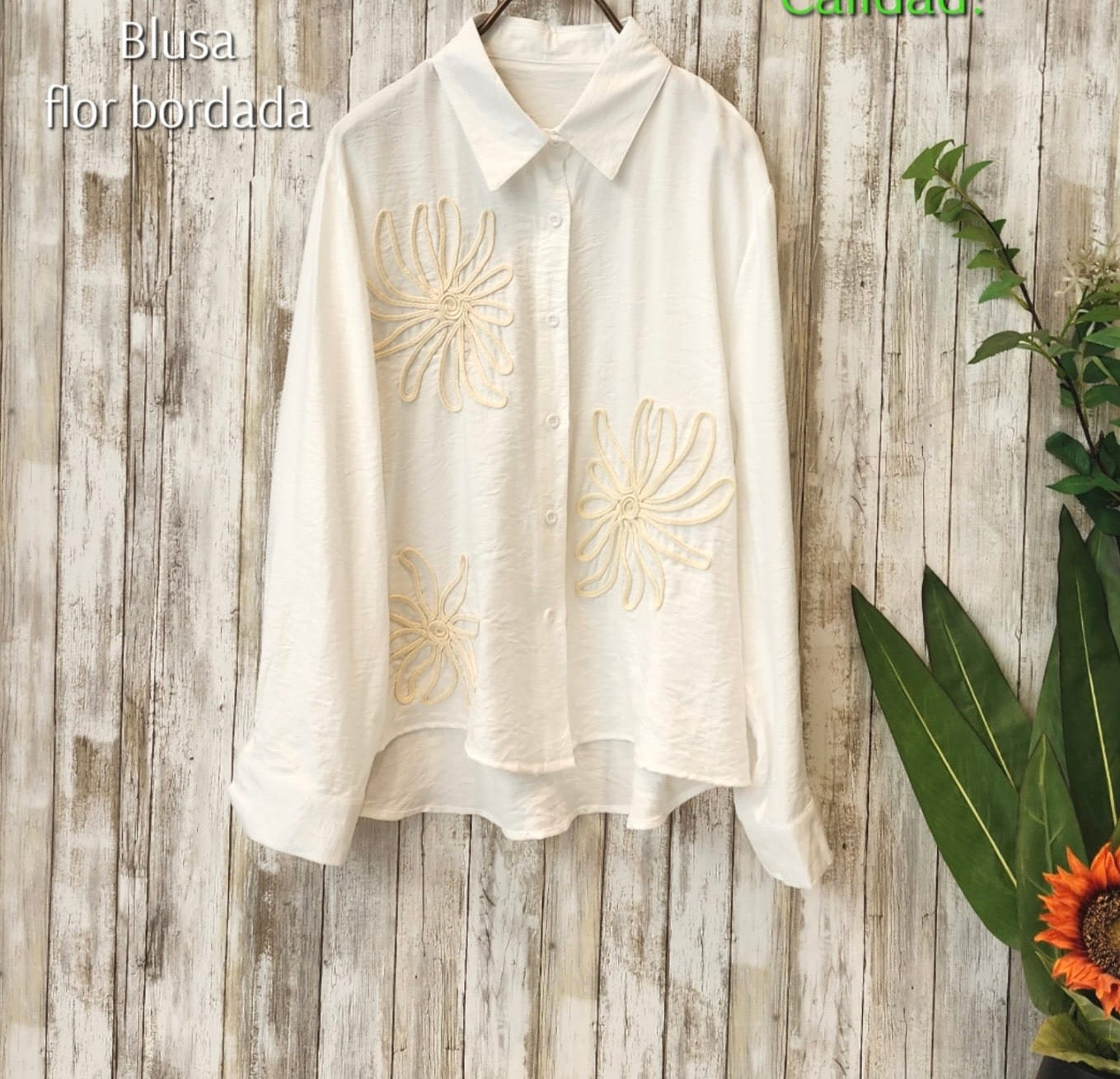 Blusa Lino Bordada Flor 3D